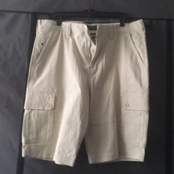 Cargo light kaki cargo shorts never worn - Picture 1 of 3